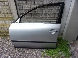 Framvänster Dörr VW Passat B5 FL 00-05 LA7W