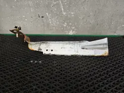 Audi A4 B8 Framskärmsstöd OE 8K0821135H