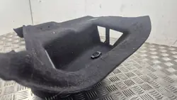 BMW 2 U06 takakontin sivuhylly OEM 946226506 oikea