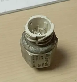 Capteur de pression d'air MAN OEM 81.27421-8262 usagé