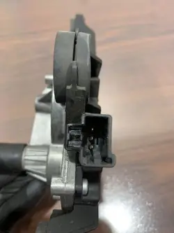 Braço do limpa-vidros traseiro Volvo V40 OEM 31294492 - Usado