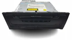 Audi A4 B8 CD-vaihtaja OEM 8T1035110C - Käytetty