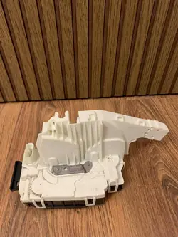 Bakre Höger Dörrlås Mercedes W176 W246 W117 A2047302835