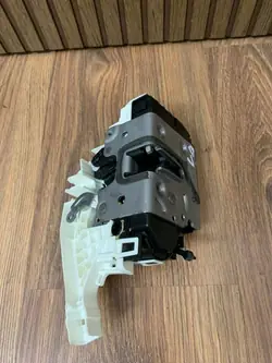 Serrure de Porte Arrière Droite Mercedes W176 W246 W117 A2047302835