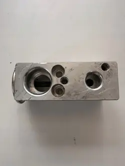 Renault OE T61704A AC expansionsventil - Begagnad