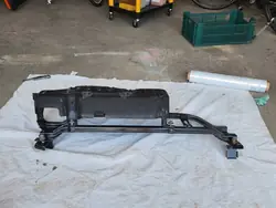 Jeep Compass II AdBlue-säiliön kiinnike OEM 68377507AA