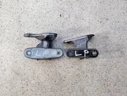 Dobradiça Porta Dianteira Esquerda OEM A04657216 Mercedes