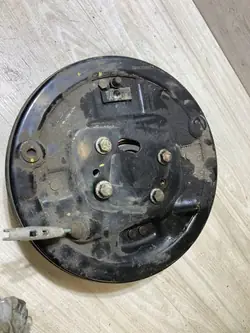 Tambor de freno trasero izquierdo Ford OE CN152209DB