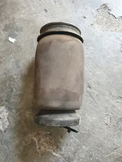 OEM 9603109555 Couvre-amortisseur arrière pour Actros MP4