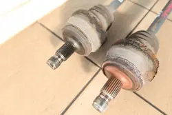 Demi-arbres Mercedes W204 OEM 204półoś-118 Gauche & Droit