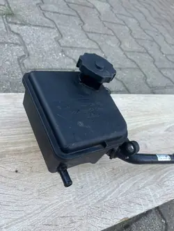 Servostyrningspumpbehållare SLK R172 A0004602983