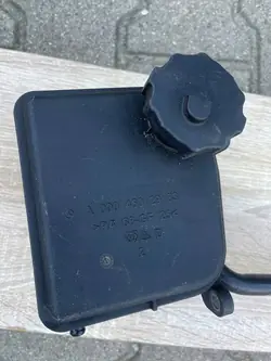 Réservoir de pompe de direction assistée SLK R172 A0004602983
