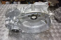 Caja de cambios delantera FORD RFJM5P-7976-DE
