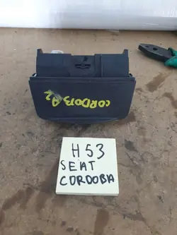 SEAT Córdoba Tupakansytytin OEM ukonesera