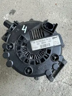 Mercedes ML W166 3.0d Vaihtovirtageneraattori A0009067400
