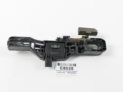 Etuvasen ovenkahvan kiinnike OEM 8200008430