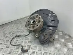 Mercedes-Benz E W212 2010 Mozzo ruota anteriore A2044211220