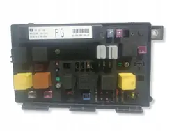 Zekeringkast Opel Astra H OEM 13191130FG - Gebruikt