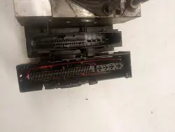 ABS-pumpstyrenhet-kontakt OEM 57110-SMG-G010-M1
