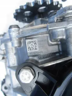 Pompe à huile OEM 8513756 pour BMW 2.0D