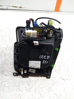 Kia Ceed Konsole Abdeckung USB-Anschluss OE 93310A2000