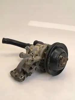 Vattenpump Volkswagen Golf III 1993 OEM 056121013E