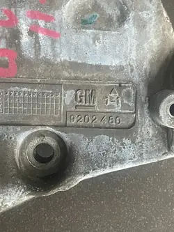 Opel Astra G II kiinnitystuki OEM 9202480