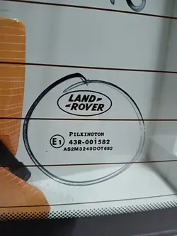 Vitre arrière OEM 7033BGNK pour Land Rover (2002-2012)