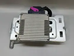 Suporte amplificador áudio Audi TT 8J OEM 8J0035223F
