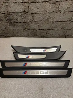 BMW M550D Garnitures de seuil - Listwy progowe M550D