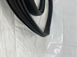 Mercedes-Benz OEM 2576922300 bakre vänster dörrtätning