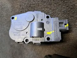 VOLVO V40 II XC40 12- Ilman Ohjausmoottori OEM