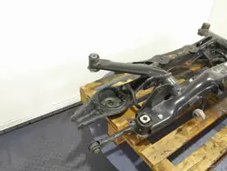Bakaxelbalk OEM 5Q0505235M för Skoda Superb