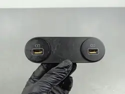 Tomada USB Hyundai OEM FOB40862 para Ioniq 5