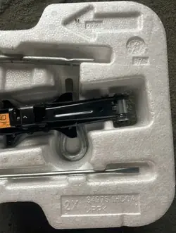 Nissan OE domkraftssats OEM 84975-1HD0A för Micra IV K13