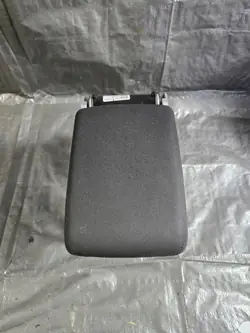 OEM 8W0864283E Mittkonsol armstöd för Audi A4 B9