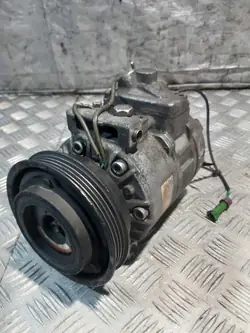 Compresseur Clim 8D0260808 VW Passat B5 1.6 8V