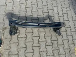 VW Touareg Etupalkki 2011 OEM
