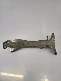 Support de garde-boue Audi A3 S3 droit avant OEM 8V0821167A