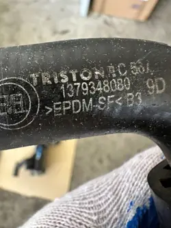 Tuyau d'eau EGR OEM 1379348080 pour Fiat Ducato
