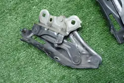 Dobradiças capô Skoda Superb III OEM 3V0823301 & 3V0823302