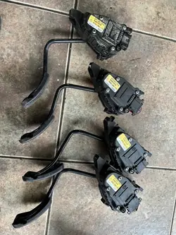 Pédale accélérateur OEM 8200289176 pour Traffic/Vivaro