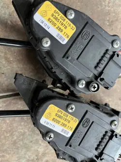 Gaspedal OEM 8200289176 für Traffic/Vivaro