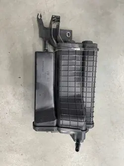 OEM 5QA201801A hiilifilteri Audi Q3 II 83A:lle