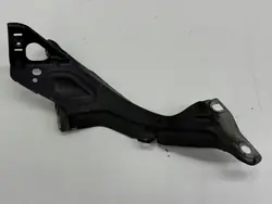 Kotflügelhalter vorne rechts OEM 4G0821136A Schwarz