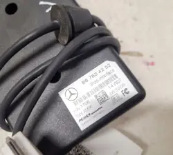Mercedes-Benz iPod-pistorasia OEM B67824252 E W211
