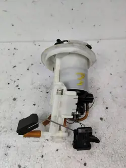 Pompe à essence Mercedes-Benz E W212 2011 A2044701494