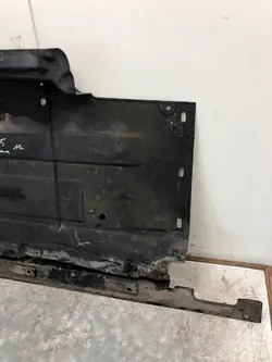 Proteção de Chassi Direito Audi Q5 8R0825208C