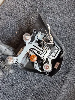 BMW E46 Sedan Lift Oikea Takavalonkanta OEM 6910534