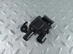 Válvula electromagnética Toyota OEM 9091012279 - Usada